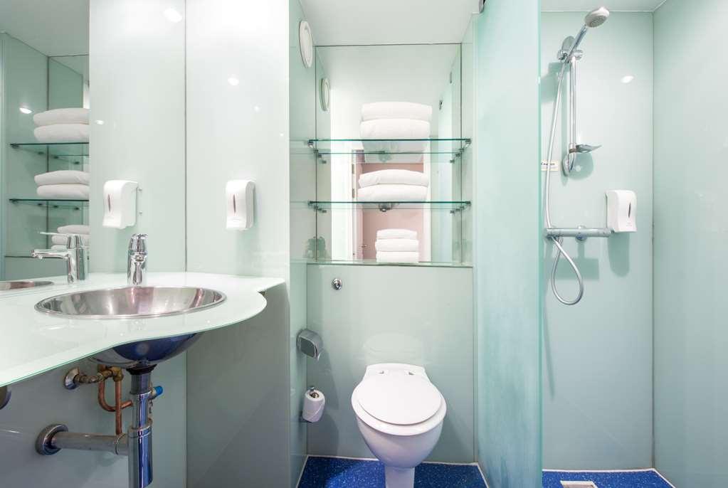 Travelodge Chatham Maritime Gillingham (Kent) Room photo