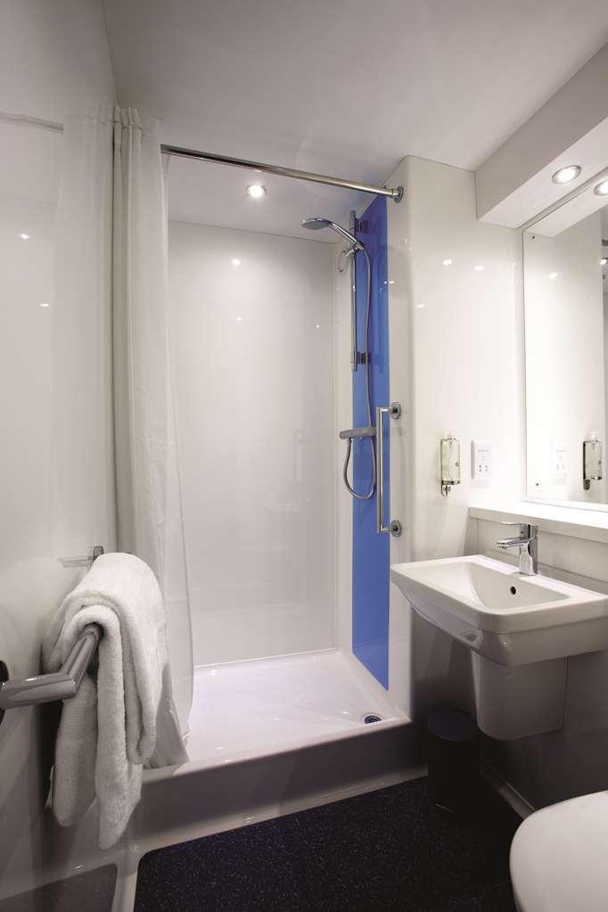 Travelodge Chatham Maritime Gillingham (Kent) Room photo